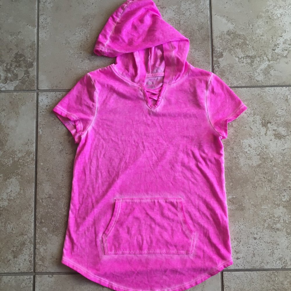 NWOT SO Perfect Active  Hooded Tee